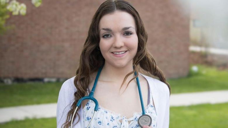 bet36体育平台 nursing student marshal, Grace Ursich