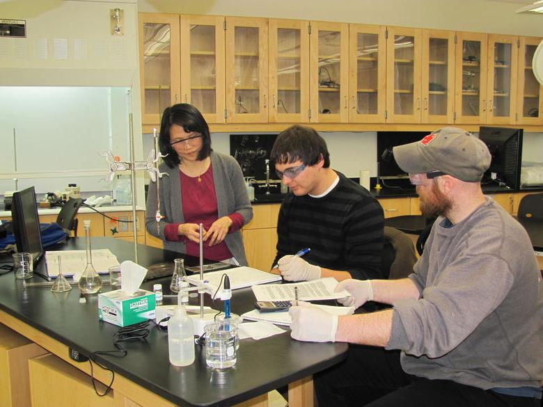 Students working in chemistry lab.